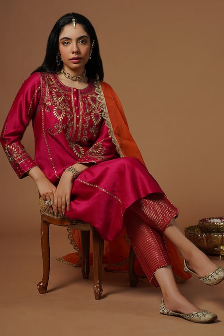Shop OMI Pink Silk, Chanderi Embroidery, Zari V-neck Floral Flared Kurta Set at Aza Fashions Shop_OMI_Pink Silk, Chanderi Embroidery, Zari V-neck Floral Flared Kurta Set _at_Aza_Fashions