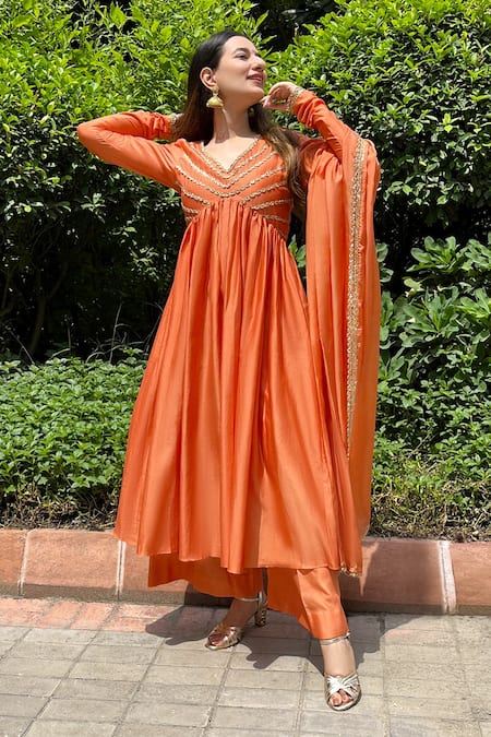 Orange Kurtas & Kurtis - Buy Latest Orange Kurti Designs at Mirraw