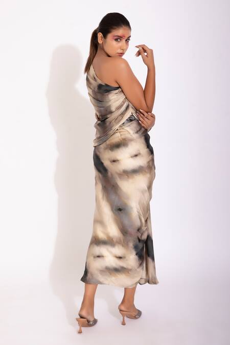 Shop_Studio Surbhi_Cream Georgette Asymmetric Abstract Illusion Saree Gown_at_Aza_Fashions