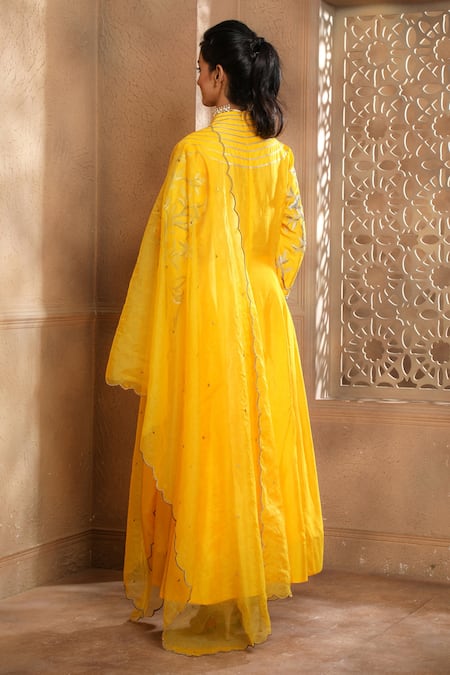 Shop Omana By Ranjana Bothra Yellow Silk, Organza, Bamboo Embroidery Scoop Neck Bella Bird Sleeve Kurta Set at Aza Fashions Shop_Omana By Ranjana Bothra_Yellow Silk, Organza, Bamboo Embroidery Scoop Neck Bella Bird Sleeve Kurta Set _at_Aza_Fashions