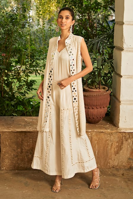 Shop Twenty Nine White Chanderi Silk Mirrors Embroidered Flared Pant at Aza Fashions Shop_Twenty Nine_White Chanderi Silk Mirrors Embroidered Flared Pant _at_Aza_Fashions