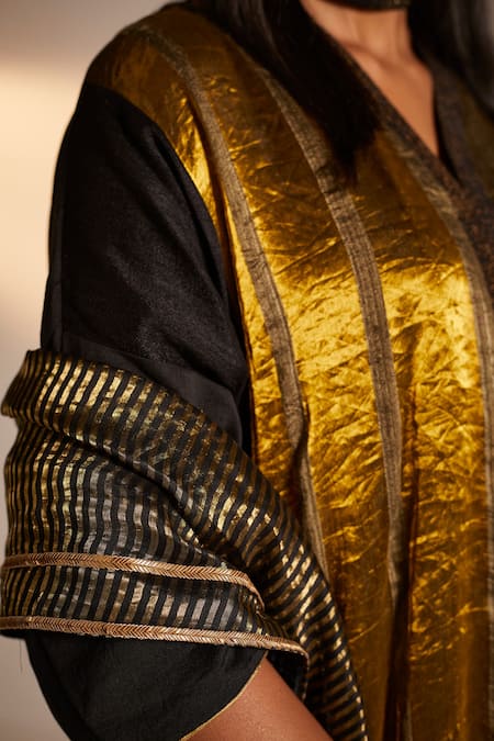 Shop Shorshe Clothing Black Handloom Tissue Stripe Pattern Dupatta at Aza Fashions Shop_Shorshe Clothing_Black Handloom Tissue Stripe Pattern Dupatta _at_Aza_Fashions