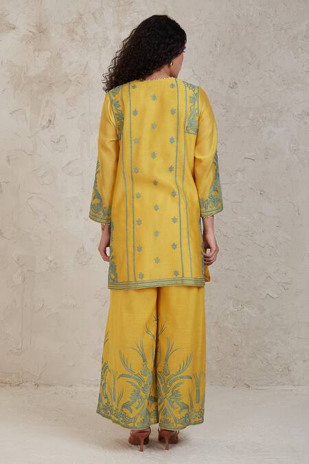 Shop Sue Mue Yellow Chanderi Beads, Embroidery Split Fairoz Dori Work Kurta And Pant Set at Aza Fashions Shop_Sue Mue_Yellow Chanderi Beads, Embroidery Split Fairoz Dori Work Kurta And Pant Set _at_Aza_Fashions