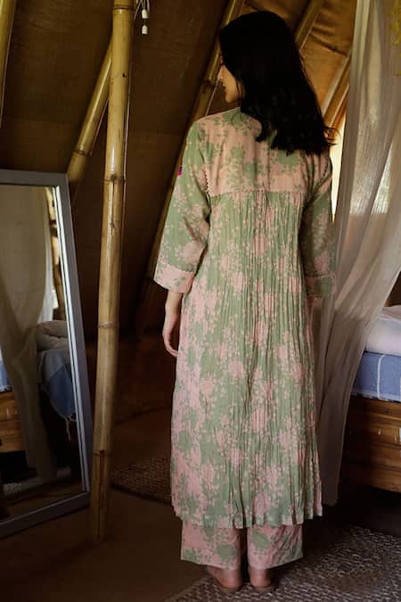 Raiman Cotton Thread Embroidered Kurta & Pant Set 