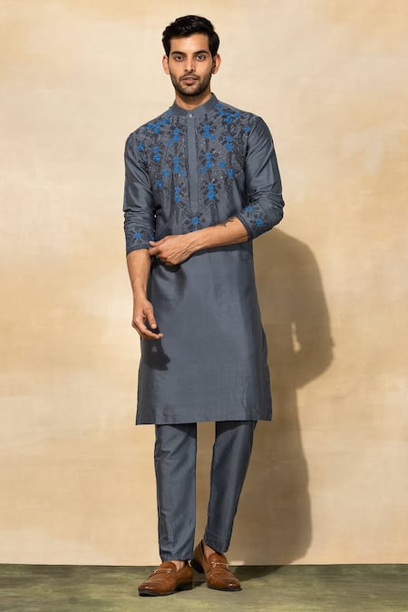 Shop Diyarajvvir Grey Cotton Cut Work, Embroidery Cutdana And Thread Kurta Set at Aza Fashions Shop_Diyarajvvir_Grey Cotton Cut Work, Embroidery Cutdana And Thread Kurta Set _at_Aza_Fashions