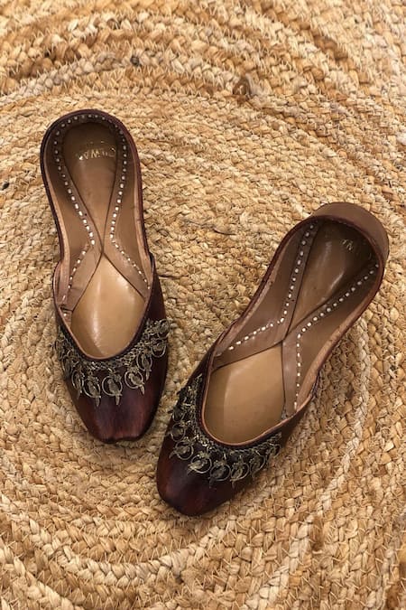 Shop Cilwana Studio Brown Embellished Bird Juttis at Aza Fashions Shop_Cilwana Studio_Brown Embellished Bird Juttis _at_Aza_Fashions