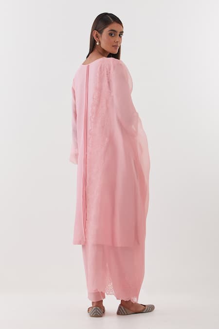Shop Amisha Kothari Pink Chanderi , Organza Embroidery Gulshan Kurta Set With Dupatta at Aza Fashions Shop_Amisha Kothari_Pink Chanderi , Organza Embroidery Gulshan Kurta Set With Dupatta _at_Aza_Fashions