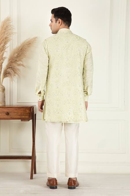 Priyanka Jain Embroidered Kurta Bundi Set 