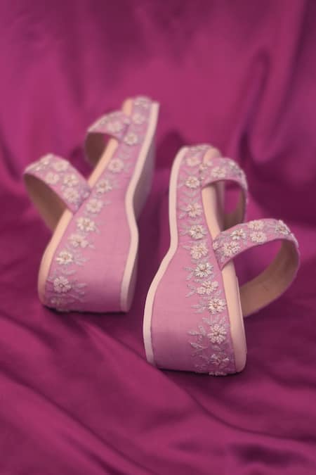 AROUND ALWAYS Emily Strap Embroidered Wedges 
