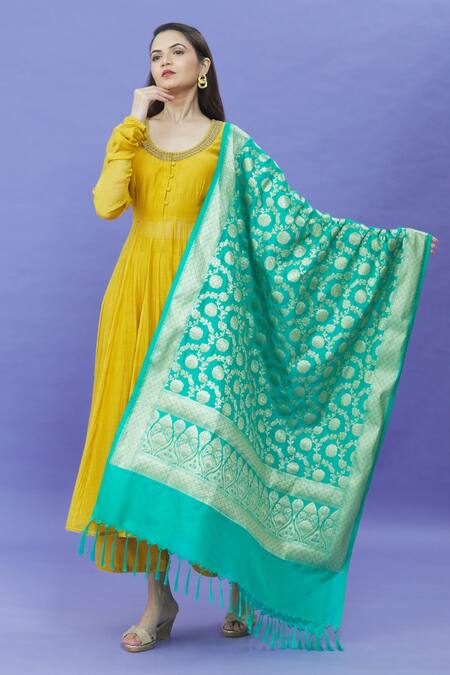 Shop Samyukta Singhania Green Brocade Embroidery Botanical Pattern Dupatta at Aza Fashions Shop_Samyukta Singhania_Green Brocade Embroidery Botanical Pattern Dupatta_at_Aza_Fashions