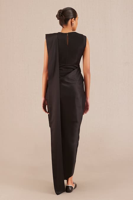 Ampm Black Pintuck Cap Sleeve Saree Gown 