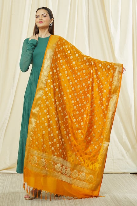 Shop Naintara Bajaj Yellow Brocade Zari, Fringe Banarasi Art Silk Floral Woven Dupatta at Aza Fashions Shop_Naintara Bajaj_Yellow Brocade Zari, Fringe Banarasi Art Silk Floral Woven Dupatta _at_Aza_Fashions
