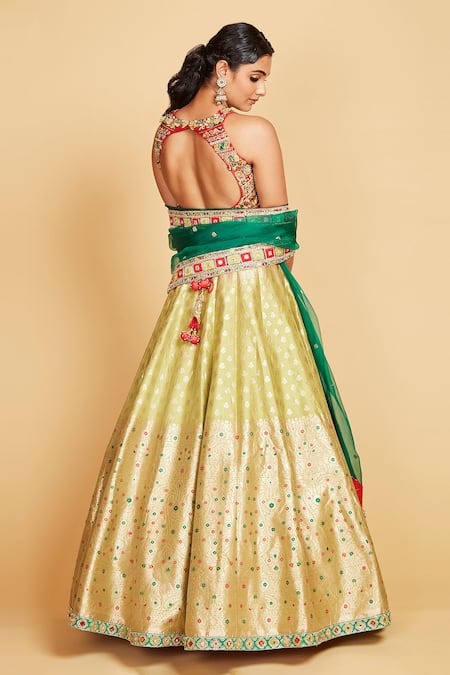 Amrin Khan Flower Embroidered Blouse And Lehenga Set 