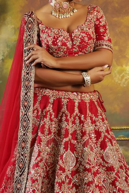 Shop Pallavi Poddar Red Silk, Tulle Embroidery Sweetheart Neck Shaan Zardozi Bridal Lehenga Set at Aza Fashions Shop_Pallavi Poddar_Red Silk, Tulle Embroidery Sweetheart Neck Shaan Zardozi Bridal Lehenga Set _at_Aza_Fashions