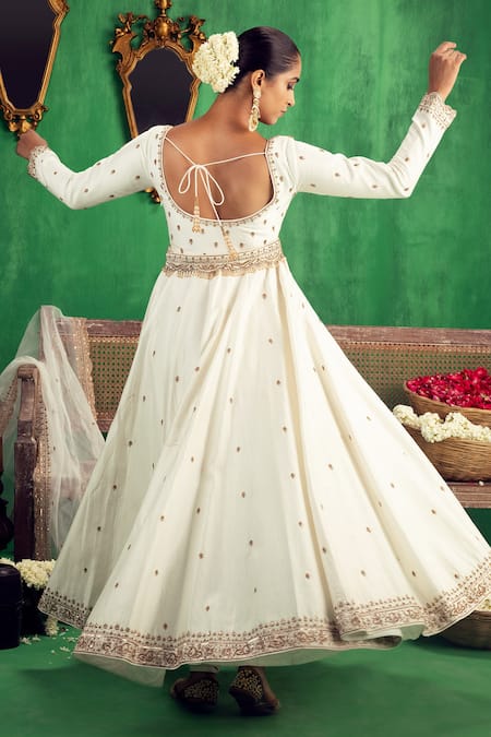 Shop Jigar Mali Off White Chanderi, Organza, Linen Embroidery, Beads V-neck Anarkali Set at Aza Fashions Shop_Jigar Mali_Off White Chanderi, Organza, Linen Embroidery, Beads V-neck Anarkali Set_at_Aza_Fashions