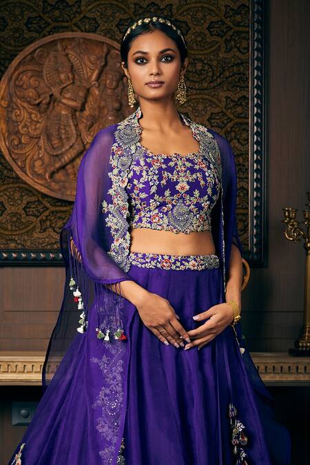 Photo of Lilac lehenga for mehendi with matching floral jewellery