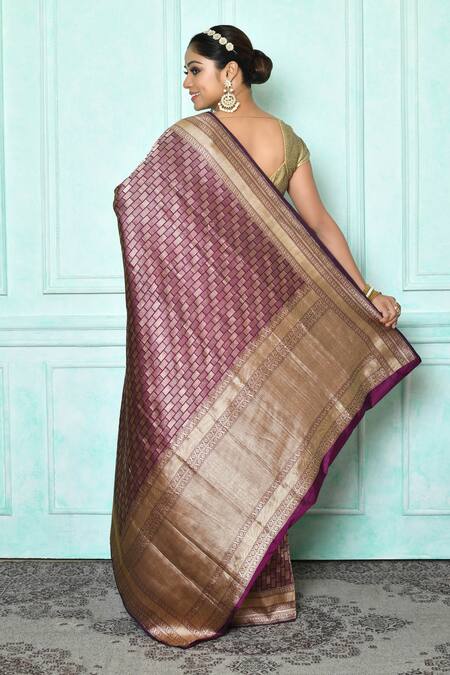 Shop Vishwa By Pinki Sinha Wine Pure Silk Geometric Handwoven Banarasi Saree at Aza Fashions Shop_Vishwa By Pinki Sinha_Wine Pure Silk Geometric Handwoven Banarasi Saree_at_Aza_Fashions
