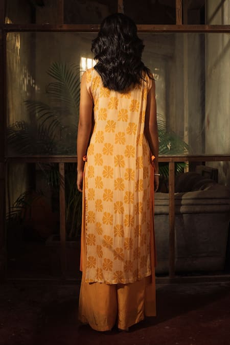 Suave Bloom Print Kurta & Pant Set 