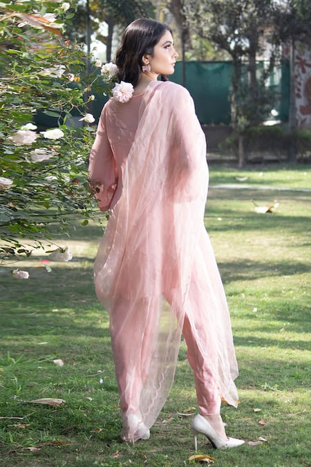 Shop_House Of Mithi Kalra_Pink Kurta Georgette Plain Round Neck Scallop Trim Sleeve Set  _at_Aza_Fashions