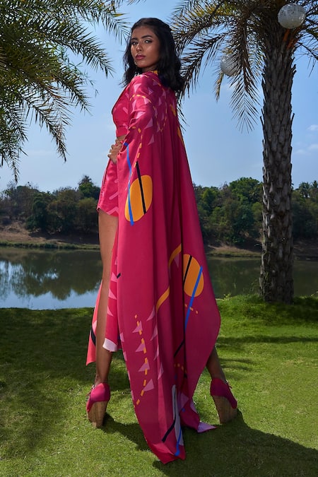 Babita Malkani Pink Crepe Beads V-, Open Abstract Print Throw And Shorts Set Online at Aza Fashions Babita Malkani_Pink Crepe Beads V-, Open Abstract Print Throw And Shorts Set _Online_at_Aza_Fashions