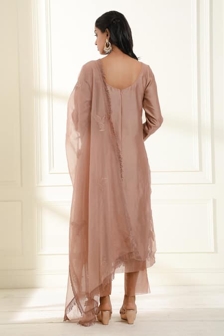 Shop Omana By Ranjana Bothra Beige Chanderi, Organza Embroidery, Tassels Boat Neck Farah Placement Kurta Set at Aza Fashions Shop_Omana By Ranjana Bothra_Beige Chanderi, Organza Embroidery, Tassels Boat Neck Farah Placement Kurta Set _at_Aza_Fashions