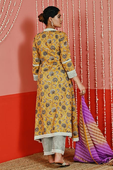 Shop Myaara Yellow Cotton, Organza Mirrors, Embroidery V-neck Flower Print Anarkali Set at Aza Fashions Shop_Myaara_Yellow Cotton, Organza Mirrors, Embroidery V-neck Flower Print Anarkali Set _at_Aza_Fashions