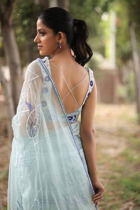 Pin by 𝒫 𝓇 𝒾 𝓃 𝒸 𝓎 🦋 on brides | Kerala saree blouse designs,  Traditional blouse designs, Latest model blouse designs