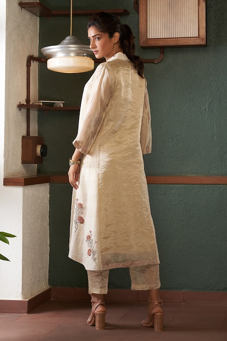 Bodhi Tree Floral Embroidered Kurta & Pant Set 