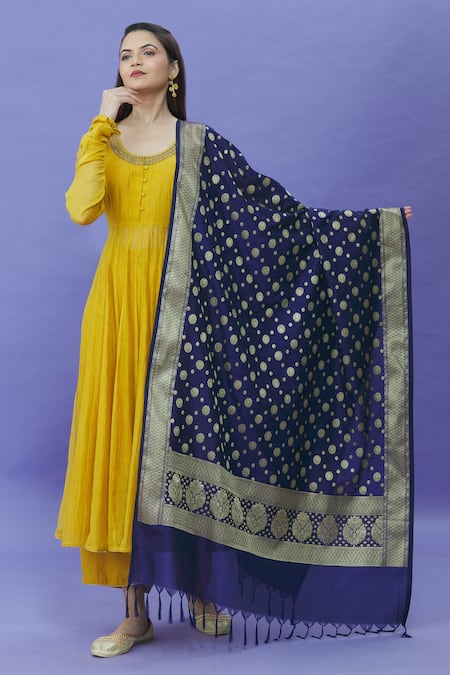Shop Naintara Bajaj Navy Brocade, Silk Zari, Fringe Banarasi Art Floral Woven Dupatta at Aza Fashions Shop_Naintara Bajaj_Navy Brocade, Silk Zari, Fringe Banarasi Art Floral Woven Dupatta _at_Aza_Fashions