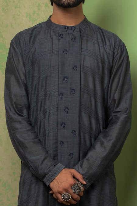 Shop Ankita Shahabadi Grey Handwoven Fabric Embroidery Thread Baisakh Panel Kurta at Aza Fashions Shop_Ankita Shahabadi_Grey Handwoven Fabric Embroidery Thread Baisakh Panel Kurta _at_Aza_Fashions