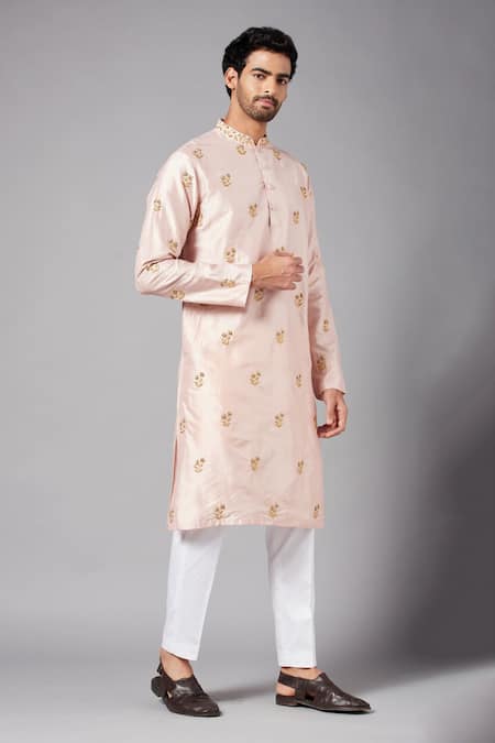 Hilo Design Krusos Floral Embroidered Kurta Set 