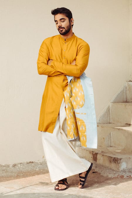 Shop Ankita Shahabadi Blue Silk Embroidery Linear Bundi And Kurta Set at Aza Fashions Shop_Ankita Shahabadi_Blue Silk Embroidery Linear Bundi And Kurta Set _at_Aza_Fashions