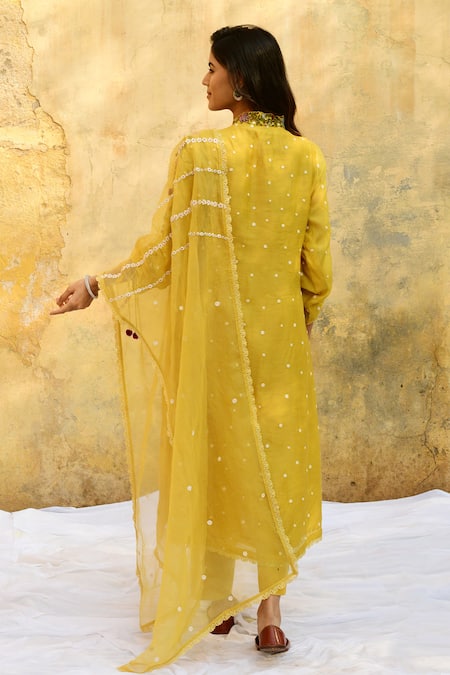 Shop_Label Niti Bothra_Yellow Silk Embroidery V-neck Floral Yoke Kurta And Pant Set _at_Aza_Fashions