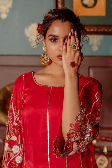 LAHARIO Madkan Embroidered Sleeve Kurta Palazzo Set 