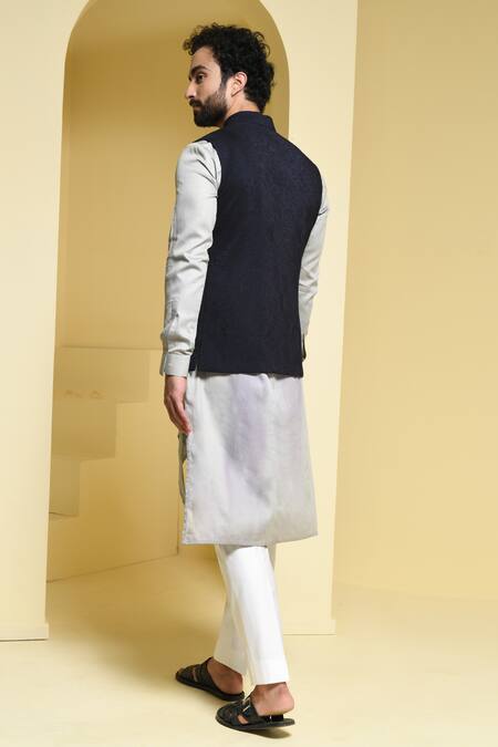 Kustomeyes Floral Embroidered Bundi & Kurta Set 