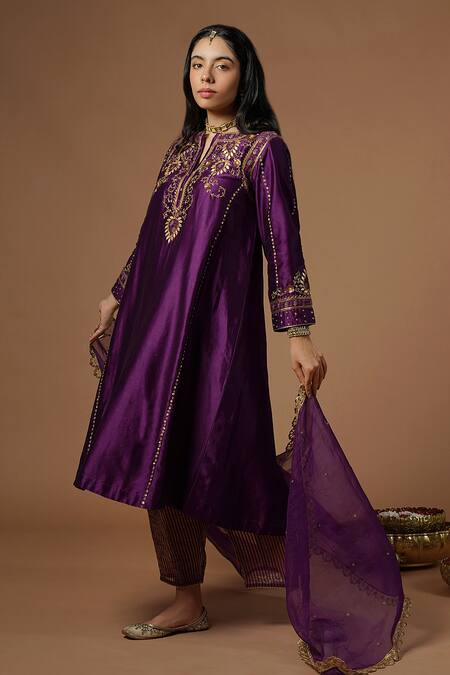 Shop OMI Purple Silk, Chanderi Embroidery, Zari V-neck Flared Kurta Set at Aza Fashions Shop_OMI_Purple Silk, Chanderi Embroidery, Zari V-neck Flared Kurta Set _at_Aza_Fashions