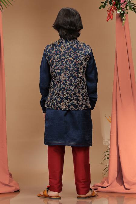 Shop Kora By Nilesh Mitesh Blue Silk Embroidery Floral Thread Bundi Set at Aza Fashions Shop_Kora By Nilesh Mitesh_Blue Silk Embroidery Floral Thread Bundi Set_at_Aza_Fashions