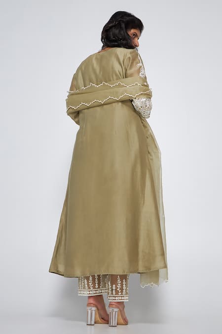 Shop Asaga Brown Chanderi, Muslin, Organza Embroidery V-neck Caily Floral Kurta Set at Aza Fashions Shop_Asaga_Brown Chanderi, Muslin, Organza Embroidery V-neck Caily Floral Kurta Set _at_Aza_Fashions