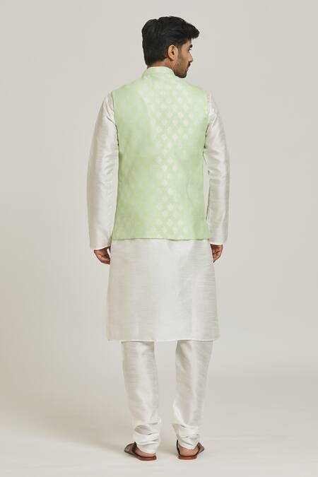 Samyukta Singhania Floral Bundi & Kurta Set 