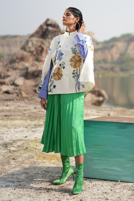 Neiza By Neeti Seth Floral Embellished Cashmere Wool Cape 