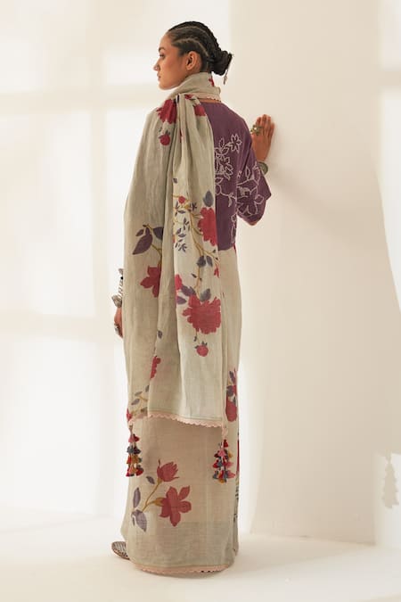 Shop Kasturi Kundal Green Linen Tassels Buta Pure Handloom Saree With Unstitched Blouse at Aza Fashions Shop_Kasturi Kundal_Green Linen Tassels Buta Pure Handloom Saree With Unstitched Blouse _at_Aza_Fashions