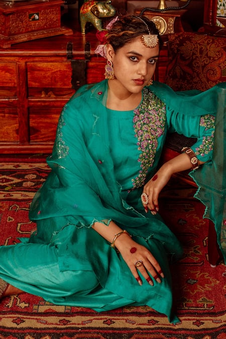 LAHARIO Placed Floral Embellished Kurta Pant Set 