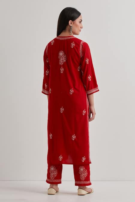 Shop Priya Chaudhary Red Cotton, Chiffon Embroidery Split V-neck Chikankari Kurta Set at Aza Fashions Shop_Priya Chaudhary_Red Cotton, Chiffon Embroidery Split V-neck Chikankari Kurta Set _at_Aza_Fashions
