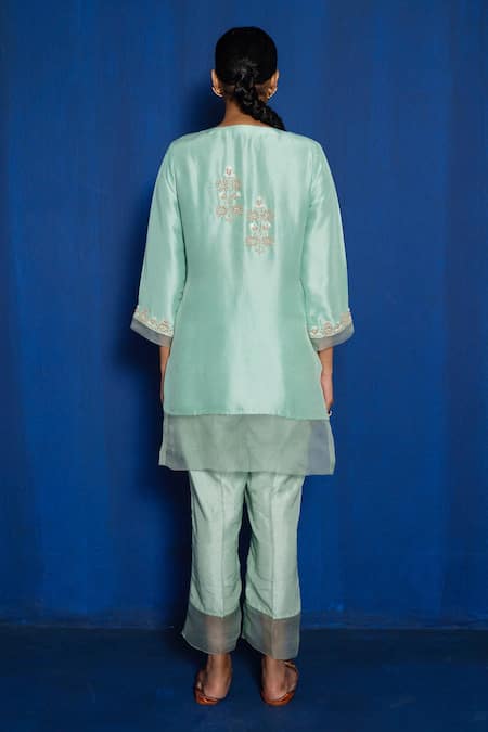 Romaa Hand Embroidered Kurta & Pajama Set 