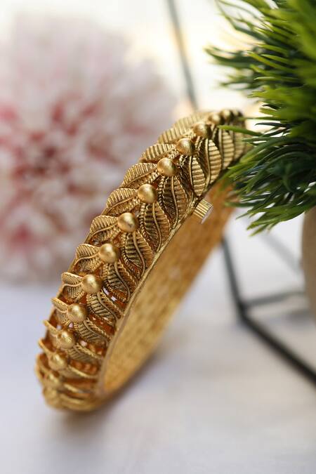 Leaf design 2025 gold bangles