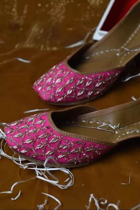 Cilwana Studio Dabka Embroidered Juttis 