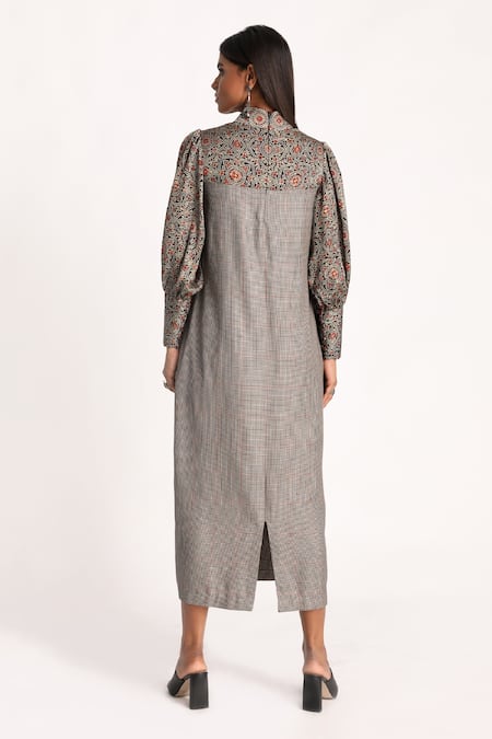 Shop Kritika Murarka Black Modal Satin, Cotton Lining Mulmul Ajrakh Modern Vintage Cut-out Dress at Aza Fashions Shop_Kritika Murarka_Black Modal Satin, Cotton Lining Mulmul Ajrakh Modern Vintage Cut-out Dress _at_Aza_Fashions