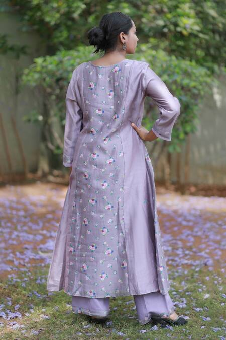 Shop Tina Eapen Collective Purple Chanderi Silk Printed Floral Leaf Neck Kurta And Flared Pant Set at Aza Fashions Shop_Tina Eapen Collective_Purple Chanderi Silk Printed Floral Leaf Neck Kurta And Flared Pant Set_at_Aza_Fashions