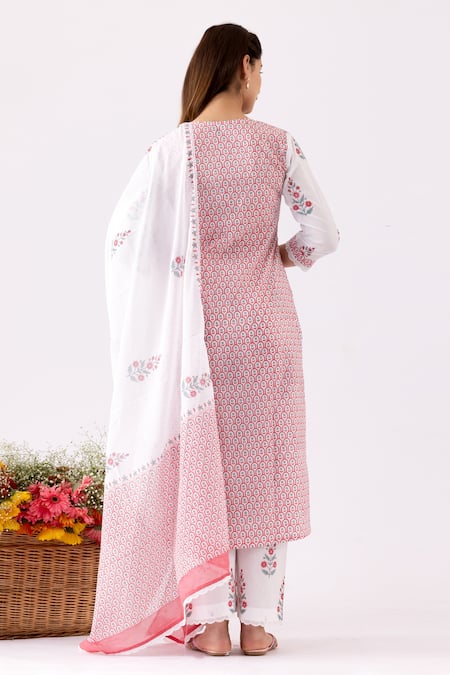 Shop Abbaran Ivory Cotton Embroidery, Lace Round Neck Printed Straight Kurta Set at Aza Fashions Shop_Abbaran_Ivory Cotton Embroidery, Lace Round Neck Printed Straight Kurta Set _at_Aza_Fashions