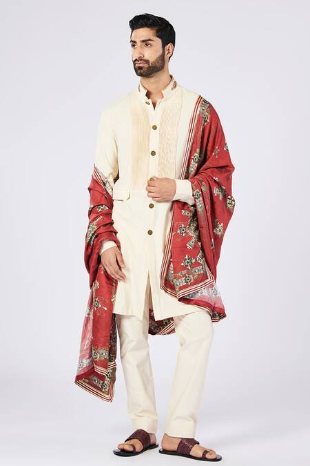 Shop S&N By Shantnu Nikhil Red Jewel Pattern Print Stole at Aza Fashions Shop_S&N By Shantnu Nikhil_Red Jewel Pattern Print Stole_at_Aza_Fashions